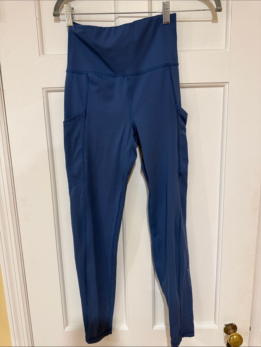 American Eagle Outfitters Deep Navy High-Waist Leggings with Pockets